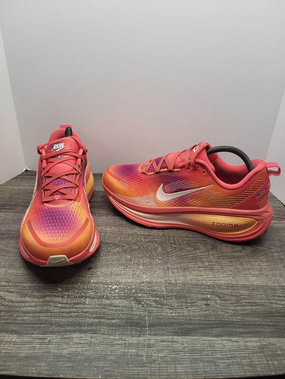 Nike Vomero 18 SE Ember Glow/Washed Coral Women's Size 9.5 Running Shoes